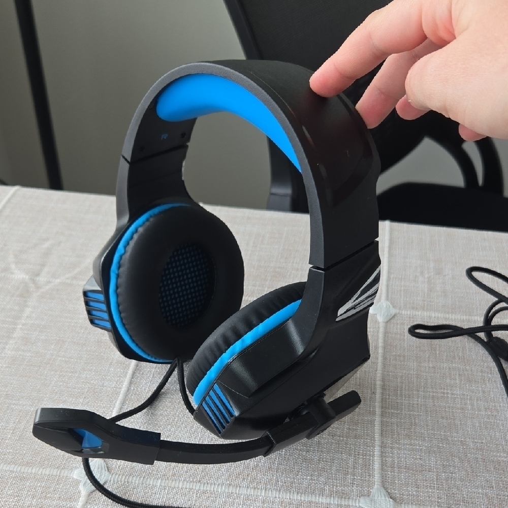 Gaming Headset - Picture 2 of 5